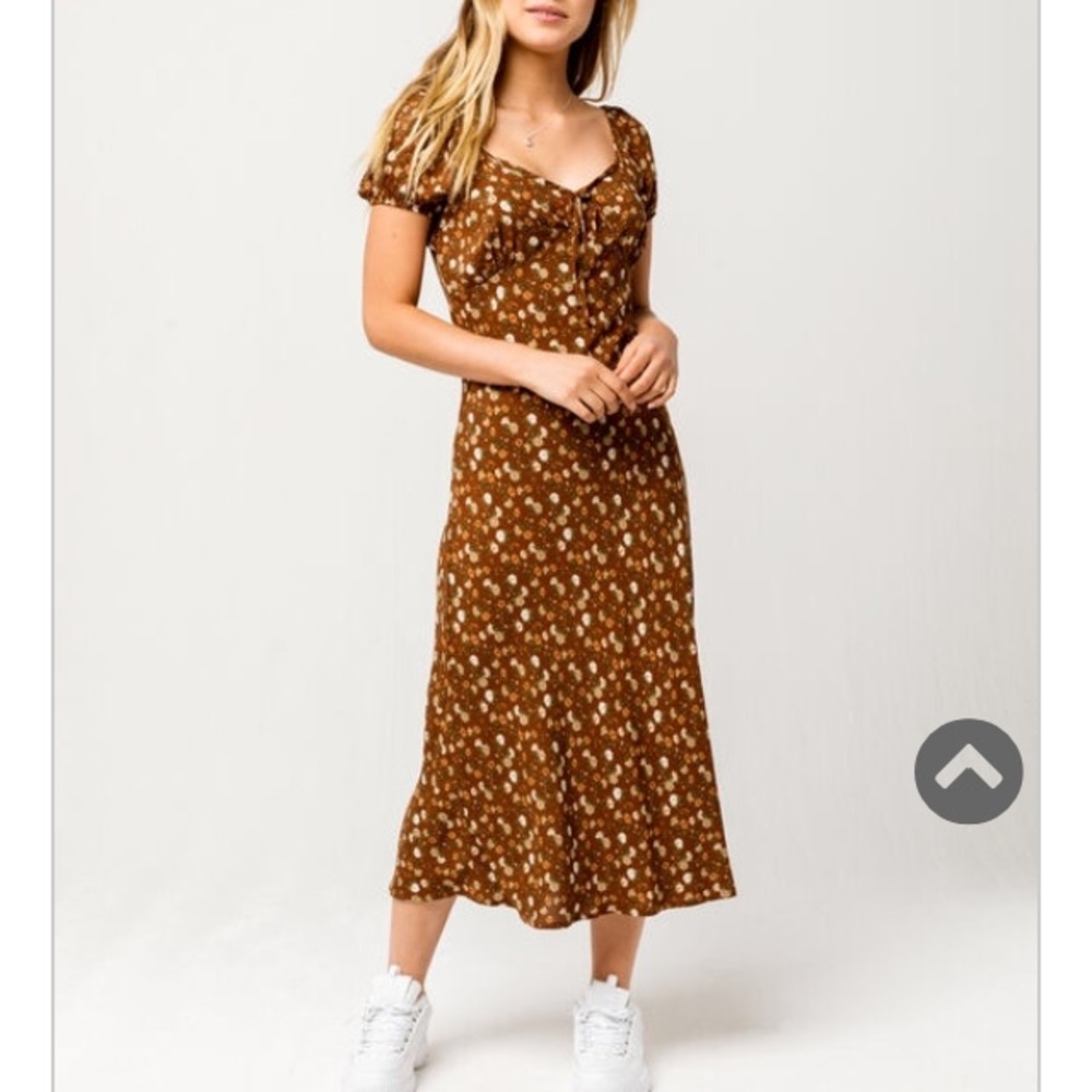 Tillys midi floral dress like Reformation